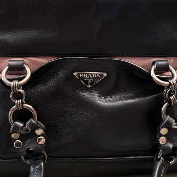 Prada handbag - Picture 1 of 8